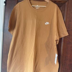 Brand new with tags Men’s Nike XXL tee